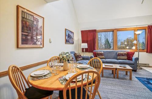Killington House | Highridge E10 Cozy One Bedroom Loft with Fireplace and Pool Access