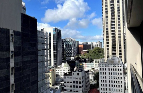 Auckland Central Business District Apartment | Highrise studio w AC, Pool and Gym in Auckland CBD