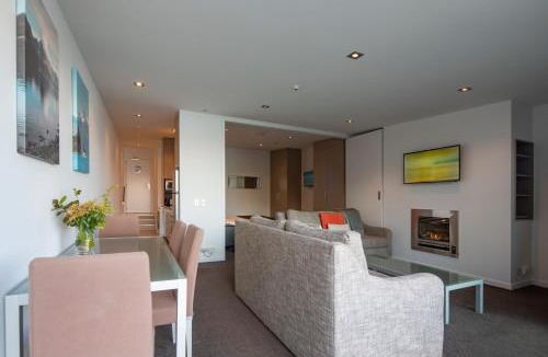 Queenstown Hotel | Highview Apartments