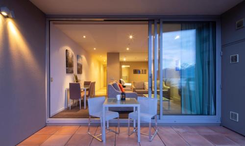 Queenstown Hotel | Highview Apartments