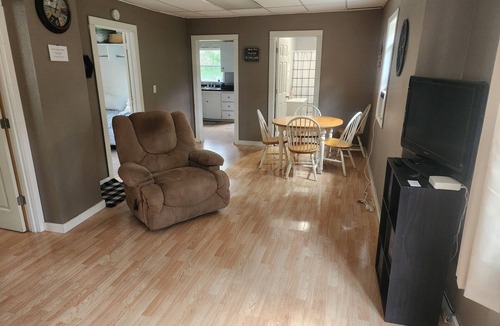 Saint Michael Cottage | Highway 20 Lodge-Quiet, Cozy, renovated two bedroom house that sleeps 6-7