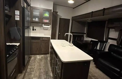 Abernathy House | Highway Haven - Sleeps 9