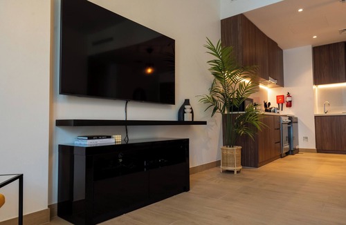Dubai Apartment | HiGuests - La Cote B2