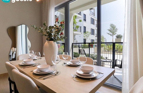 Dubai Apartment | HiGuests - Lavish 2BR Apt with Private Beach Access
