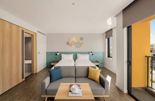 Thu Dau Mot Hotel | HIIVE by fusion Binh Duong New City - VSIP 2