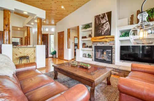 Torreon House | Hike & Explore: Show Low Gem w/Deck & Grill!