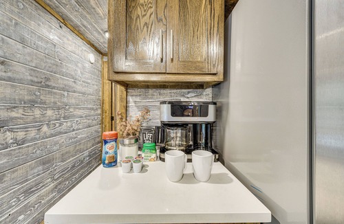 Broken Bow Cottage | Hike, Fish & Unwind: Cabin w/Yard in Broken Bow!