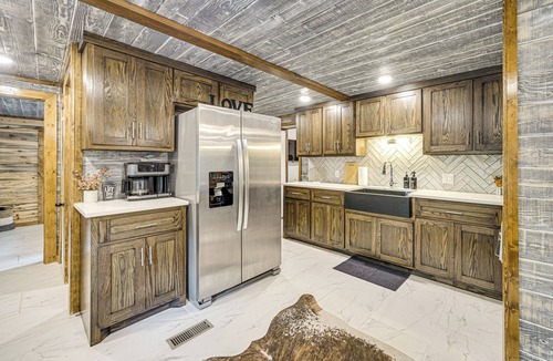 Broken Bow Cottage | Hike, Fish & Unwind: Cabin w/Yard in Broken Bow!