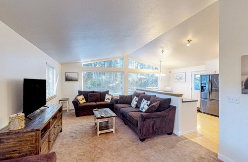 Pierce County House | Hike, Golf & Fish: Outdoorsy Retereat Near Tacoma