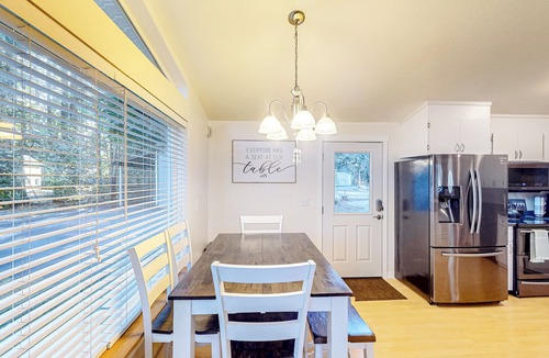 Pierce County Cottage | Hike, Golf & Fish: Outdoorsy Retereat Near Tacoma
