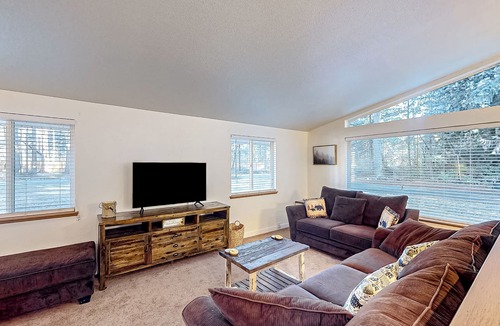 Pierce County Cottage | Hike, Golf & Fish: Outdoorsy Retereat Near Tacoma