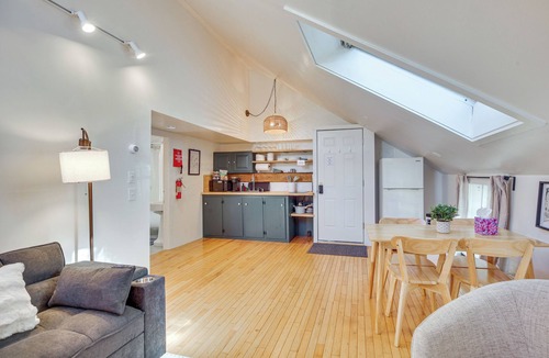 Waterbury Apartment | Hike & Leaf Peep: Couple’s Retreat in Waterbury!