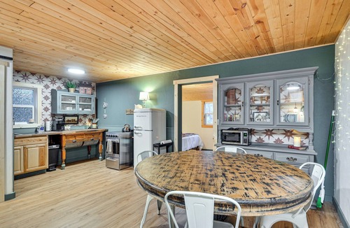 Rhododendron Cabin | Hike, Ski & Explore: Rhododendron Forest Retreat!