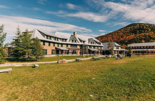 Carroll Condo | Hike & Ski Haven in Bretton Woods, Onsite Trailhead Access, Full Breakfast