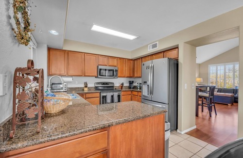 Paradise Valley Village Villa | Hiker's Dream: 4-Bed House with Pool near Mountain