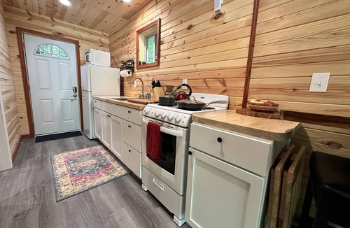 Stanton Cabin | Hikers Cabin on the "Gorge" loop with wi-fi and internet