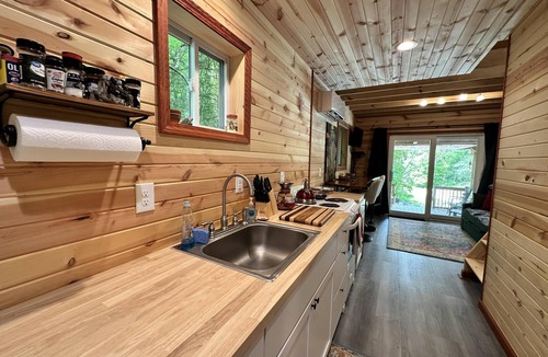 Stanton Cabin | Hikers Cabin on the "Gorge" loop with wi-fi and internet