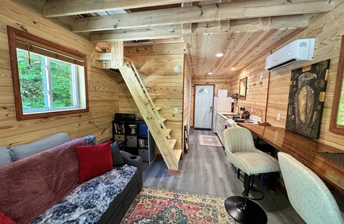 Stanton Cabin | Hikers Cabin on the "Gorge" loop with wi-fi and internet