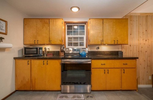 Port Angeles Cabin | Hikers paradise w/saltwater hot tub