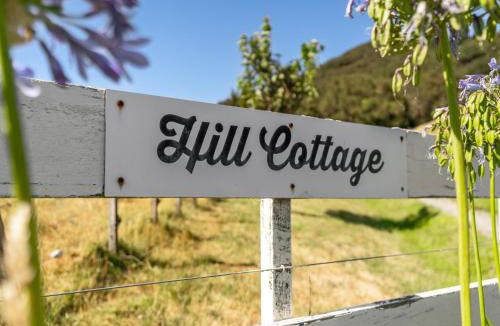 Featherston House | Hill Cottage - Featherston Holiday Home