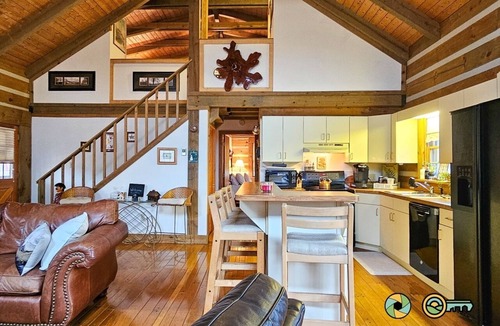 Basye Cabin | Hill Country Cabin - classy log cabin living!
