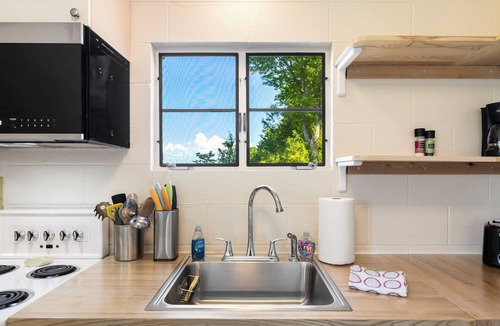 Frankfort Cottage | Hill Hideaway - Soaring Views - Newly Renovated - 5 Mins to Frankfort