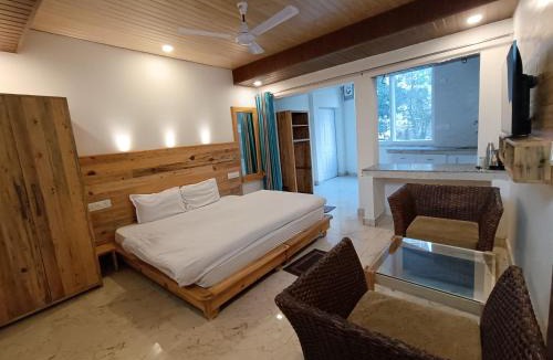 Tapovan Hotel | Hill Hoppers Hotel