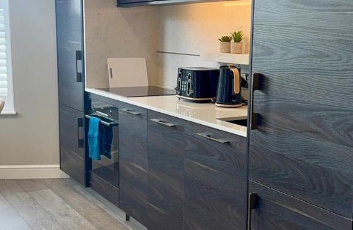 Harrogate City Centre Apartment | Hill House Luxury Central 2-Bedroom Apartment with Balcony & Free Parking, 2 x King Sized Beds