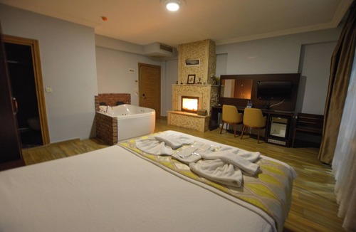 Agva Hotel | Hill River Hotel