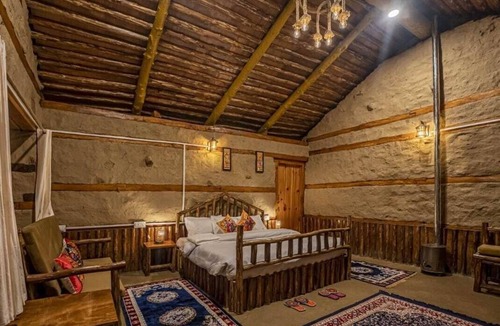 Aleo Cottage | Hill top cottage by Planacation