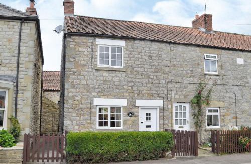 Sinnington House | Hill View Cottage