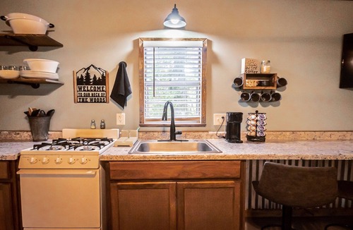 Board Camp Cabin | Hillbilly Hideaway at Wolfpen Gap