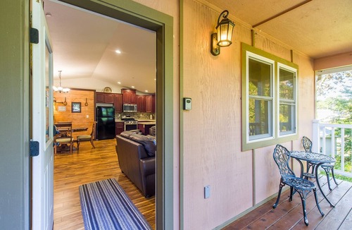 Humboldt Hill House | 🏡 Hillcrest Hideaway- Tucked Away Cozy Comfort and Convenience 🌳