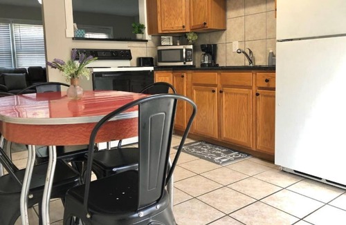 Mount Airy Apartment | Hillcrest Hideaway