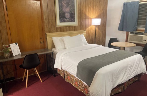 Norton Hotel | Hillcrest Motel