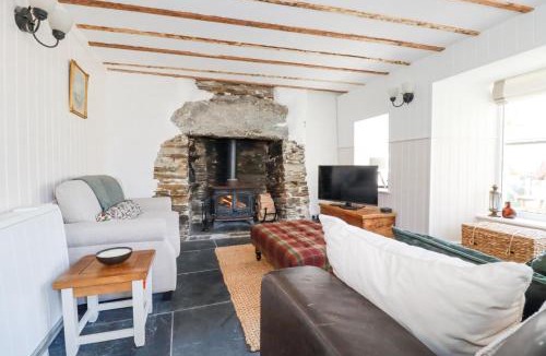 Treknow House | Hilldene