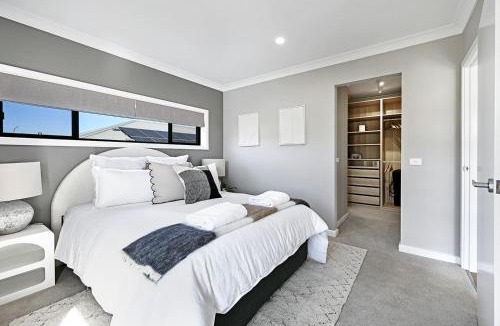 Kelso House | Hillgrove - Sophisticated & Refined Entertainer