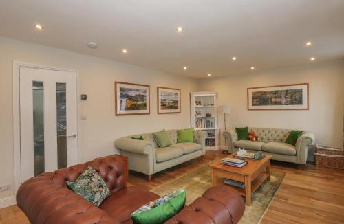 Ambleside House | Hillhead