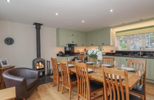 Ambleside House | Hillhead