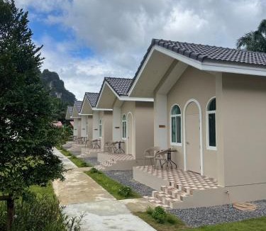 Khlong Sok Resort | Hills & Hush Khao Sok Eco Resort
