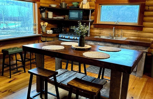 Coshocton Cabin | Hillside Cabin : Secluded Log Cabin on 15 Acres, Pond & trails. Near Woodbury