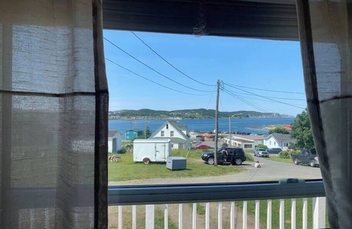 Twillingate House | Hillside Cottage