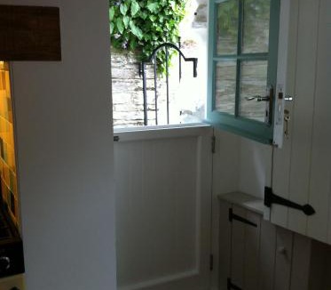 Egloshayle House | Hillside Cottage