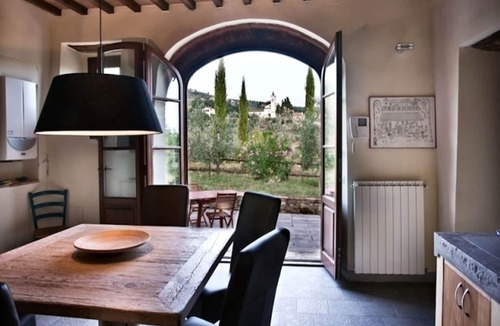 Vitolini House | Hillside Escape in Vinci