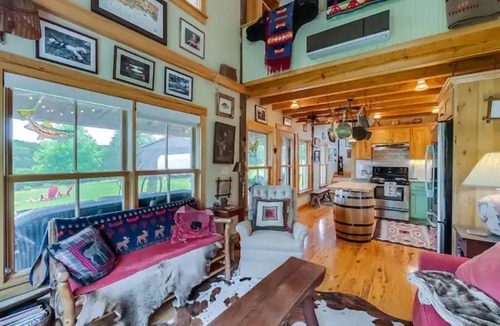 Keene House | Hillside Farm & Creek - A Bourbon Trail Retreat