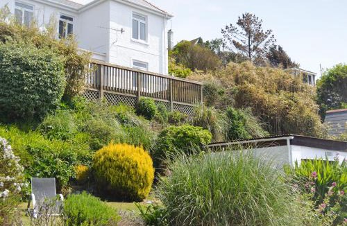 Praa Sands House | Hillside