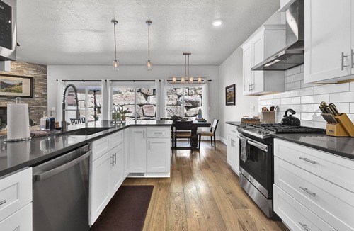 North End House | Hillside Harmony Luxury Comfort