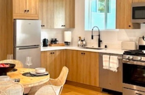 Meiners Oaks House | Hillside Haven | Boutique Spanish Escape