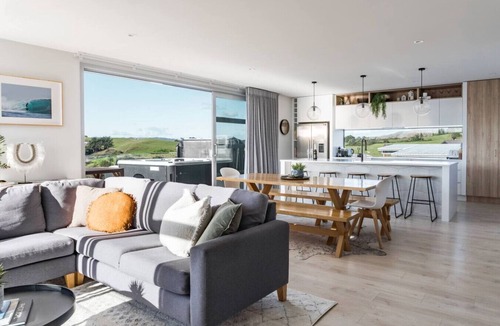 Raglan House | Hillside Haven Design-led Beach Escape
