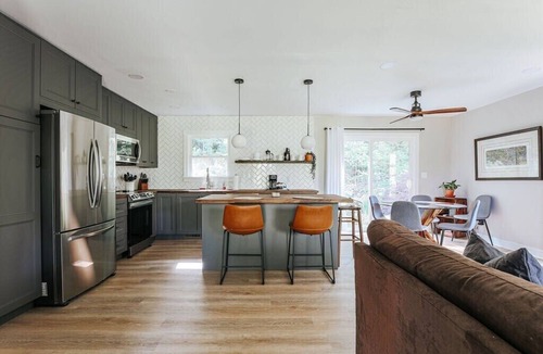 Faber House | Hillside Haven: Modern Retreat, Mountain Views